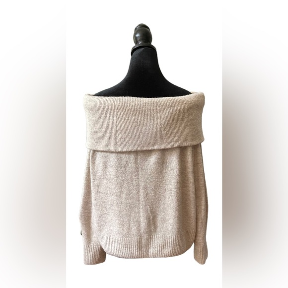 H&M: Sweater - Picture 6 of 17